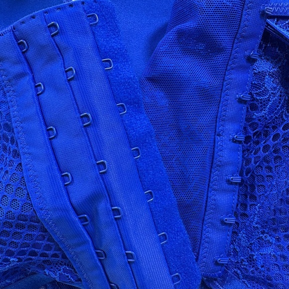 NWT Victoria's Secret Bombshell Strappy Fishnet Lace Push-Up Corset Bra 32B - Picture 3 of 7